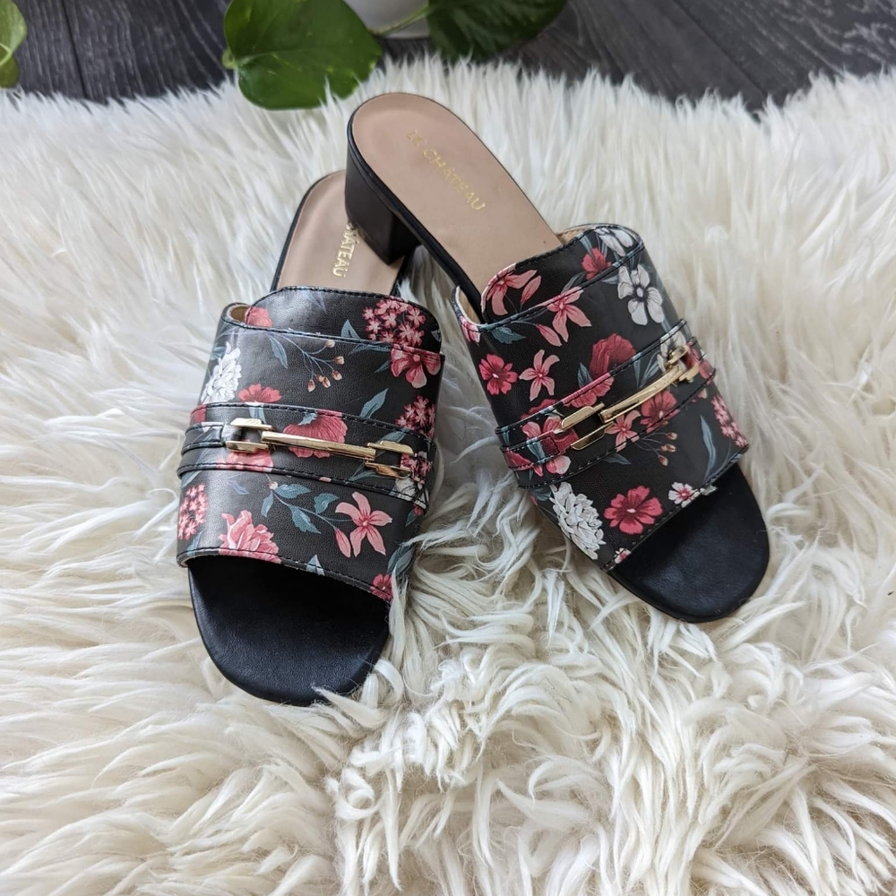 LE CHATEAU - NWOT Peeptoe Mules